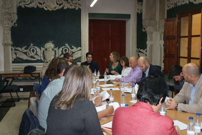 En la reunión, los miembros de la comisión de la estrategia Edusi En la reunión, los miembros de la comisión de la estrategia Edusi