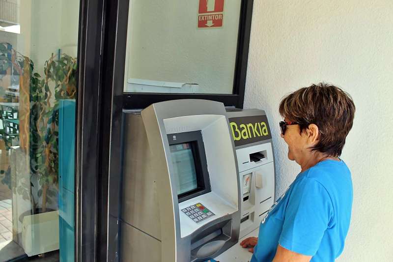 Los cajeros no solucionan todos los problemas Los cajeros no solucionan todos los problemas