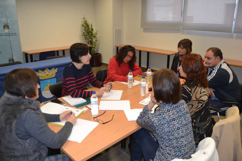 Mujeres de la cooperativa en el Ayuntamiento de Oropesa. EPDA Mujeres de la cooperativa en el Ayuntamiento de Oropesa. EPDA