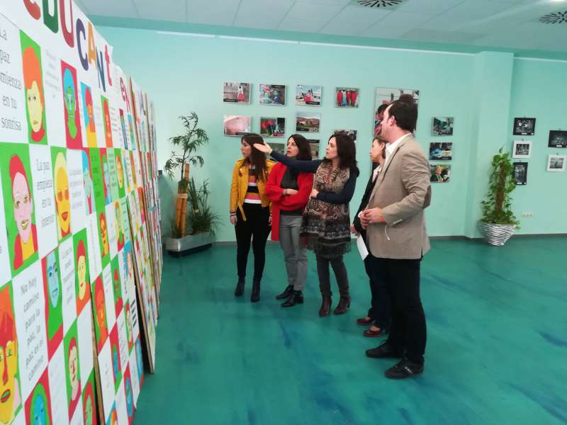 Peñíscola inaugura la exposición de las obras del XII Concurso de Fotografía Dones Peñíscola inaugura la exposición de las obras del XII Concurso de Fotografía Dones