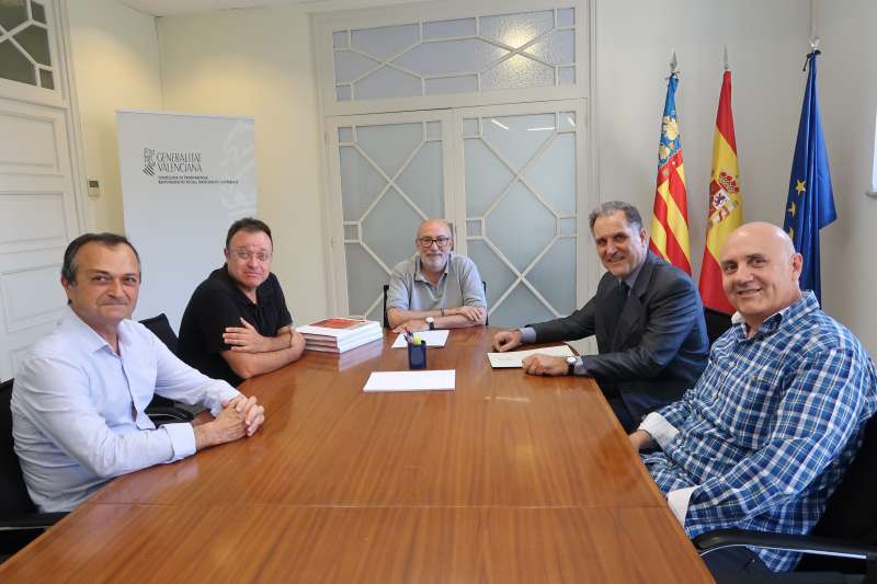 Reunió de signatura del conveni. EPDA Reunió de signatura del conveni. EPDA