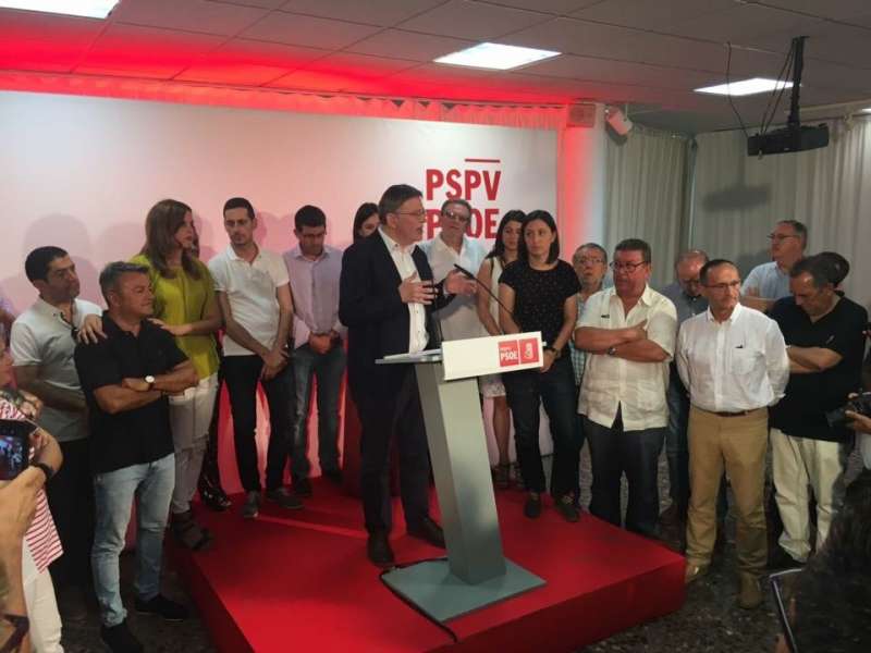Puig en Blanqueries en su discurso tras conocerse la victoria. FOTO NINET Puig en Blanqueries en su discurso tras conocerse la victoria. FOTO NINET