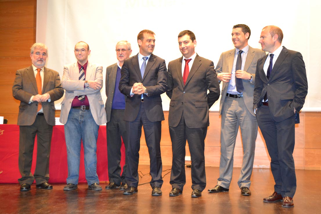 Representantes políticos y de Gas Natural en el auditorio de Quartell, donde explicaron la inversión y el proyecto. FOTO P. V. Representantes políticos y de Gas Natural en el auditorio de Quartell, donde explicaron la inversión y el proyecto. FOTO P. V.