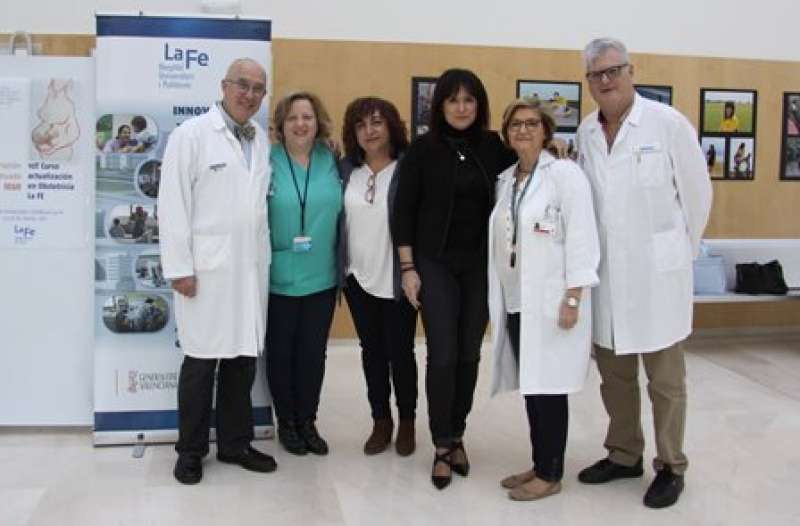 Sanitarios durante el curso en La Fe. EPDA Sanitarios durante el curso en La Fe. EPDA