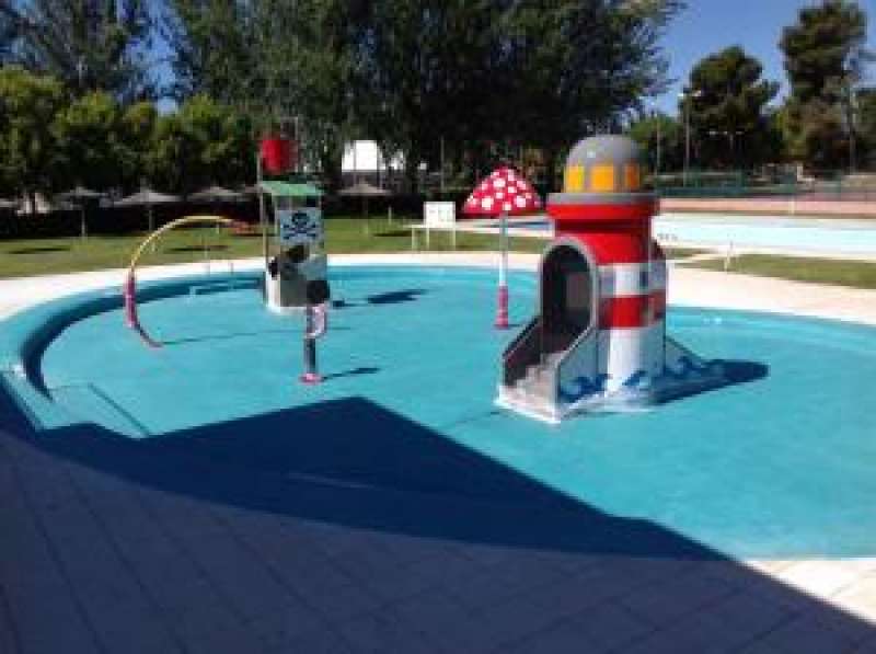 Piscina infantil de Requena. EPDA Piscina infantil de Requena. EPDA