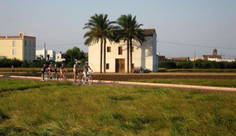 Ciclistas por la Vía Xurra. EPDA Ciclistas por la Vía Xurra. EPDA