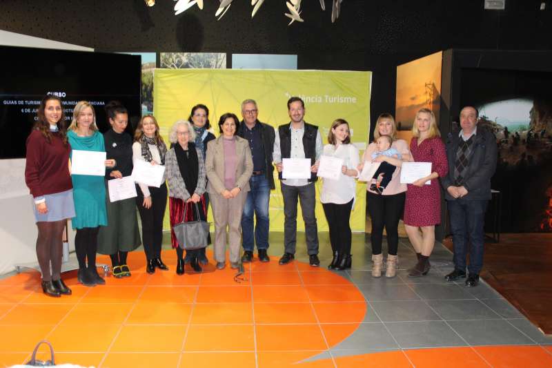 Entrega de Diplomes del Curs de Guies de Turisme.
Entrega de Diplomes del Curs de Guies de Turisme.