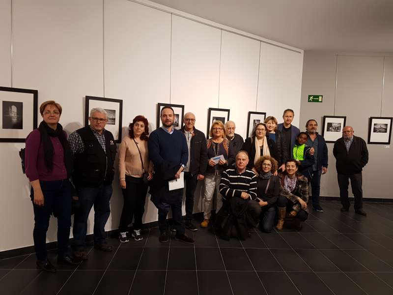 Foto de grup inauguració de l Foto de grup inauguració de l