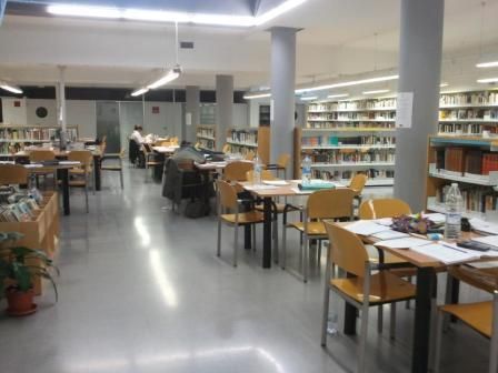 Biblioteca amb la pr�ctica totalitat de places 