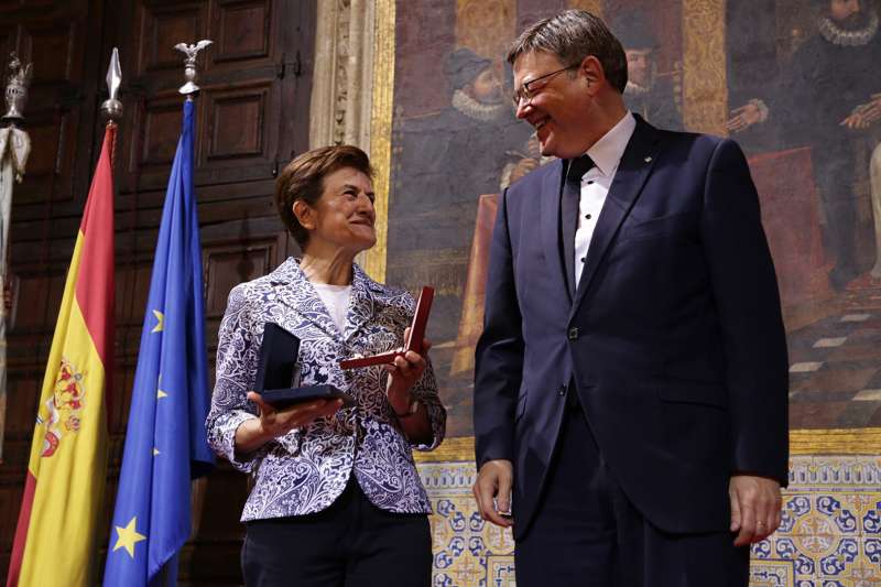La mestra de l La mestra de l