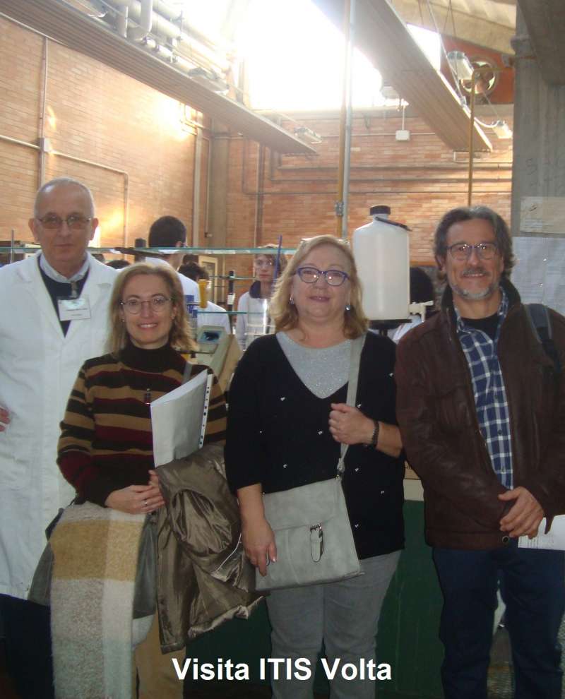 Visitas de tres docentes del IES Federica Montseny de Burjassot. Visitas de tres docentes del IES Federica Montseny de Burjassot.