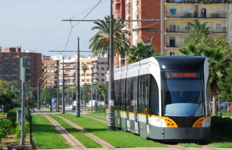 Uno de los tranvias de Metrovalencia. EPDA Uno de los tranvias de Metrovalencia. EPDA