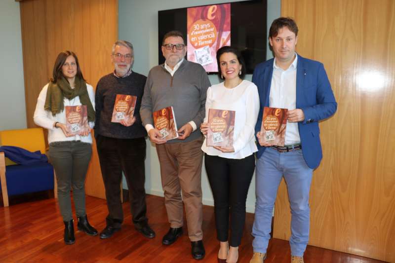 Presentació del llibre als mitjans de Torrent. EPDA Presentació del llibre als mitjans de Torrent. EPDA