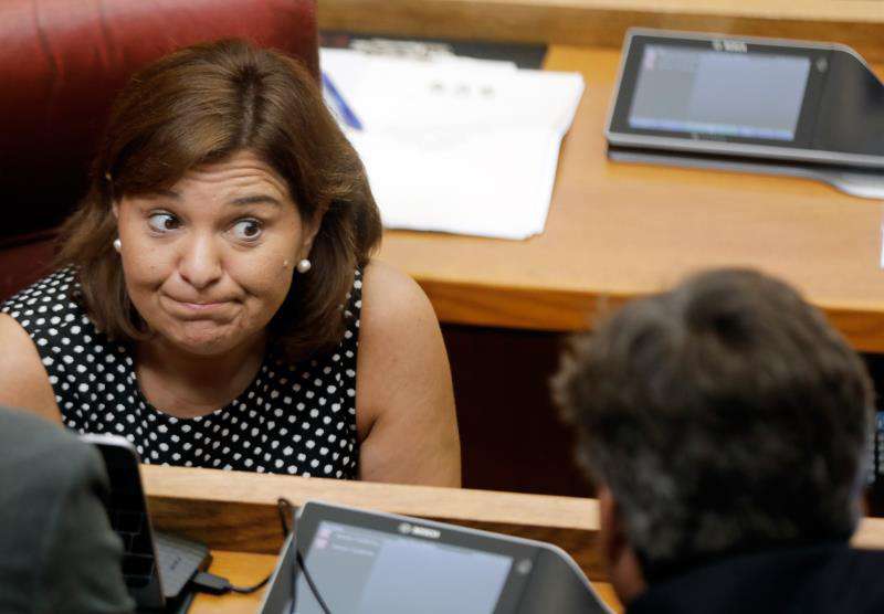La presidenta del PPCV y portavoz del PP en Les Corts, Isabel Bonig, en el pleno de hoy. EFE
La presidenta del PPCV y portavoz del PP en Les Corts, Isabel Bonig, en el pleno de hoy. EFE