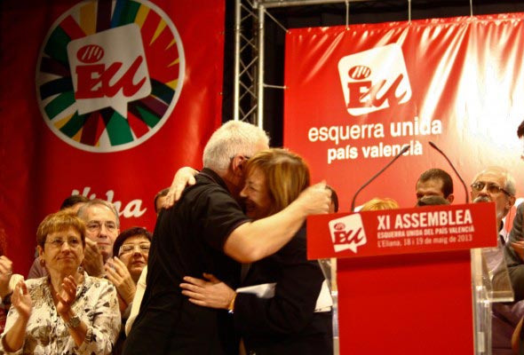 Marga Sanz felicitada per Cayo Lara. FOTO EUPV.ORG Marga Sanz felicitada per Cayo Lara. FOTO EUPV.ORG