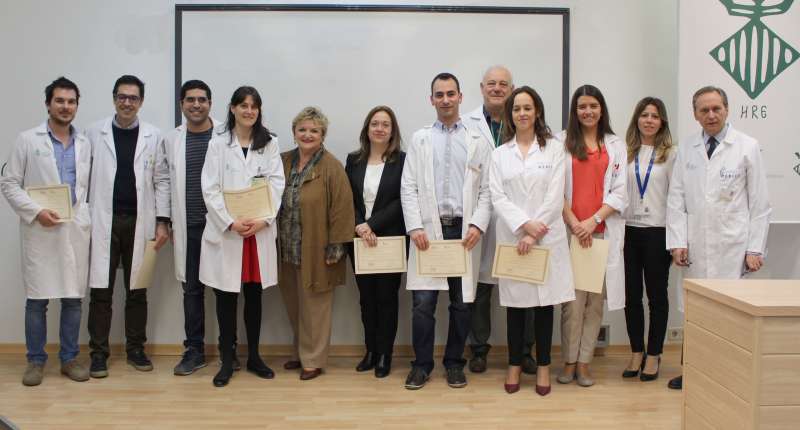La diputada de Bienestar Social, Mercedes Berenguer, junto a los premiados. EPDA La diputada de Bienestar Social, Mercedes Berenguer, junto a los premiados. EPDA