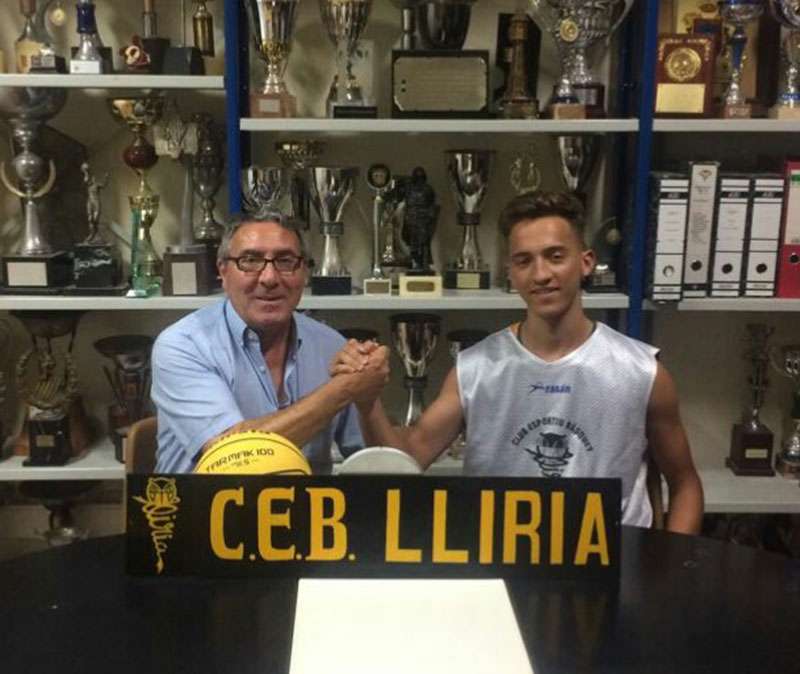 Buendia junto al presidente del club. EPDA. Buendia junto al presidente del club. EPDA.
