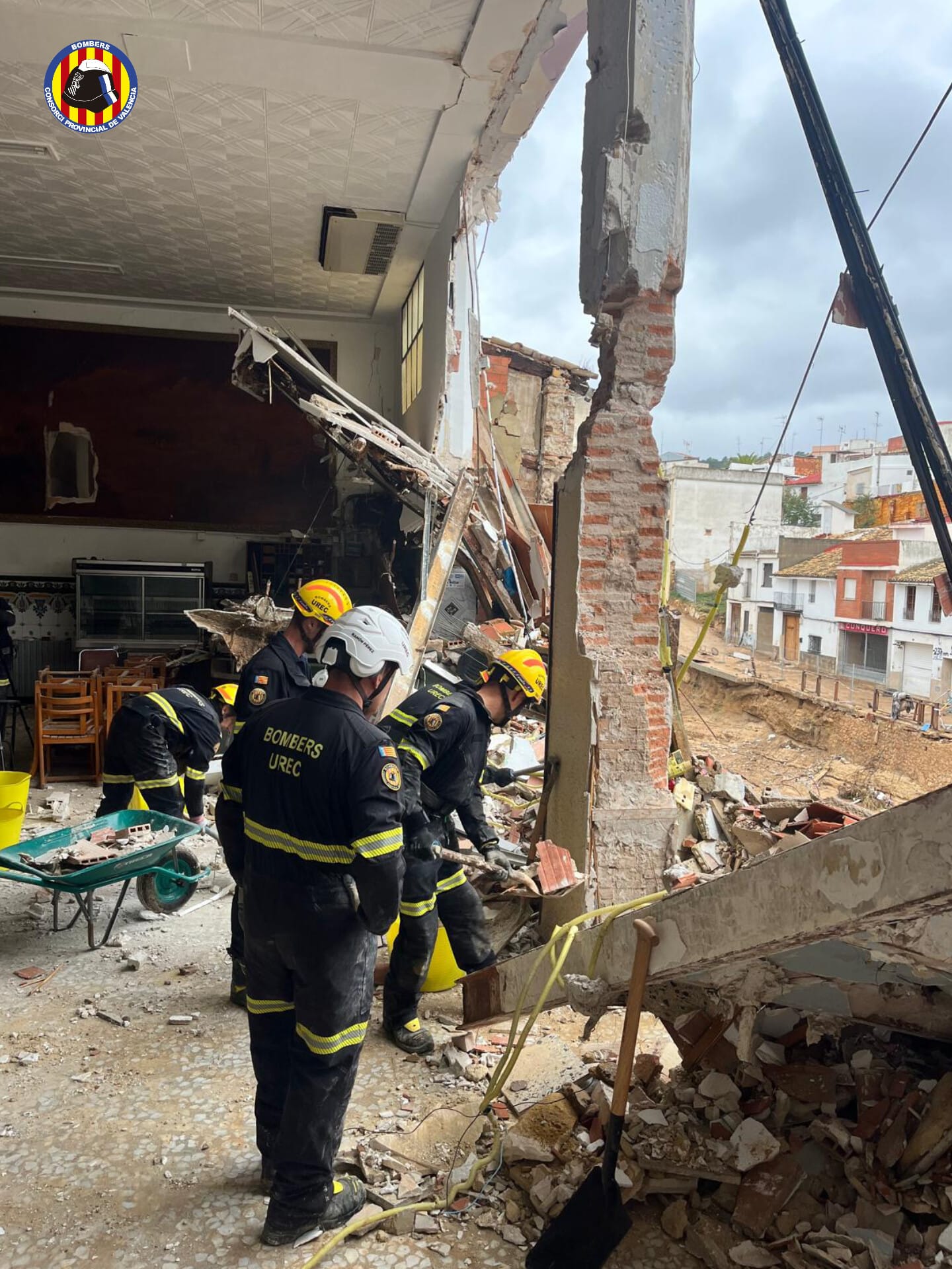 Imagen galería Los bomberos apuntalan edifcios históricos de Buñol y Chiva - 4033 | El Periódico de Aquí