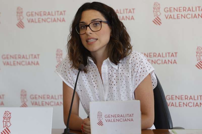 La nueva vicepresidenta y Portavoz del Gobierno valenciano, Aitana Mas, durante la rueda de prensa posterior al pleno del Consell.EFE/ Domenech Castelló
