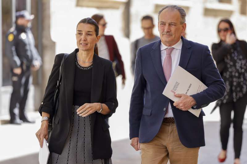 La portavoz del Gobierno valenciano, Ruth Merino, y el conseller de Agricultura, Ganadería y Pesca, José Luis Aguirre. EFE/Ana Escobar
