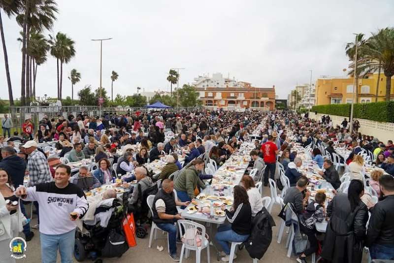 Esmorzar popular al Fiescrem de Xeraco.  V�ctor Valls