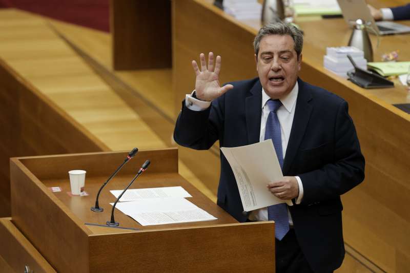 El portavoz parlamentario de Vox, Jose María Llanos, durante su intervención en el debate parlamentario de la ley de Concordia. ARchivo/EFE/Manuel Bruque
