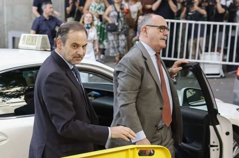 El exministro de Transportes, Jos Lui balos, a su llegada al Tribunal Supremo en Madrid, este lunes. EFE Chema Moya

