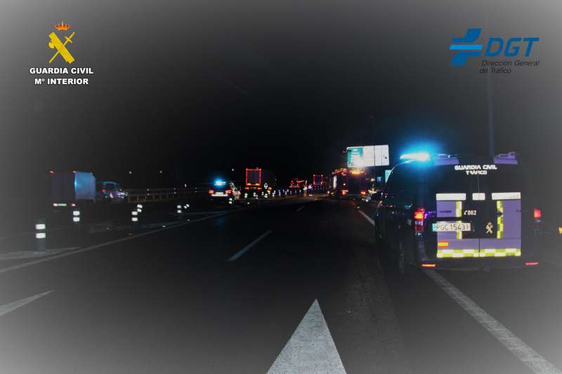 La Guardia Civil intercepta en Moixent al hombre que circuló 27 kilómetros en dirección contraria por la autovía. / Foto: Guardia Civil