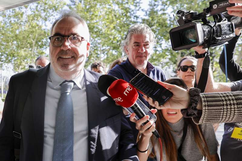 El empresario valenciano Vicente Cotino, sobrino del que fue director general de la Polica y presidente de Les Corts Valencianes, Juan Cotino (ya fallecido), a su llegada a la quinta sesin del juicio por el caso Erial. EFE/Manuel Bruque
