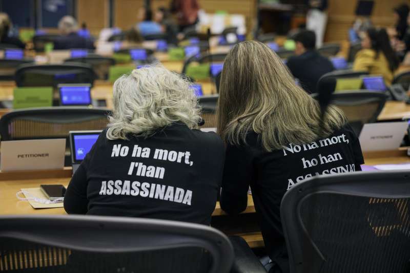 Dos de las tres asociaciones de vctimas en la Comisin de Peticiones del Parlamento Europeo. ArchivoEFE Olatz Castrillo