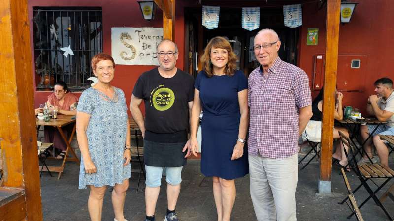 Les sessions daprenentatge tenen lloc en el restaurant Taverna La Serp.  EPDA