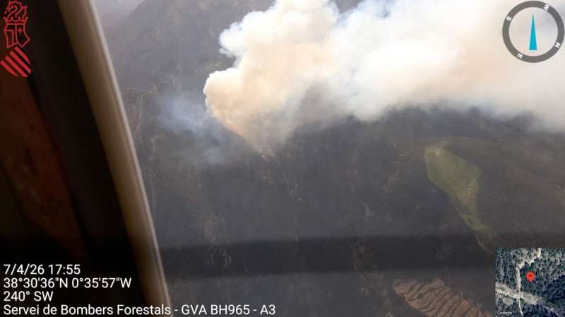 Imagen del 112 del primer d�a del incendio de Tibi.
