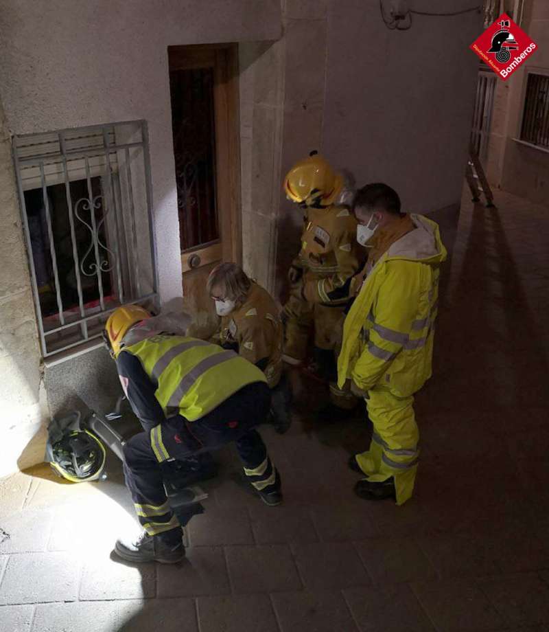 Efectivos de los bomberos en el rescate