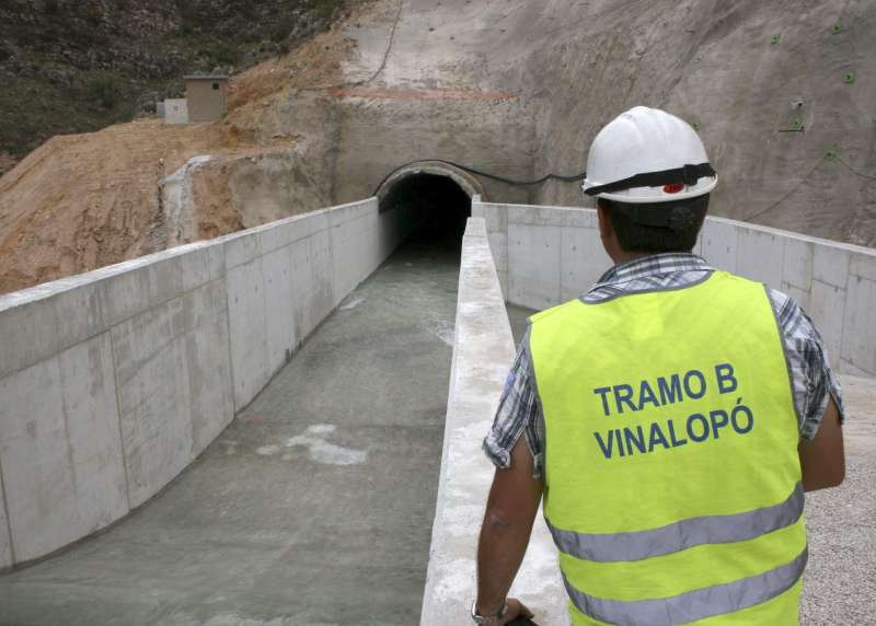Obras en los túneles del trasvase Júcar-Vinalopó, en una imagen de archivo. EFE