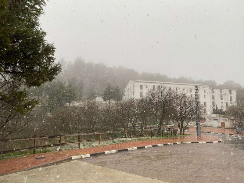 Niebla y nieve en el Santuario de la Cueva Santa. Foto: Mª Martín