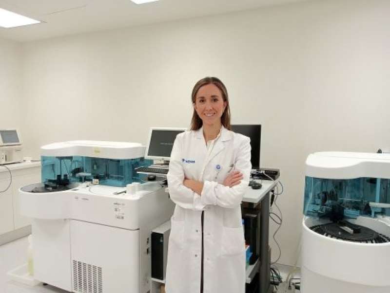 Dra. Ana L�inez en el laboratorio.  EPDA