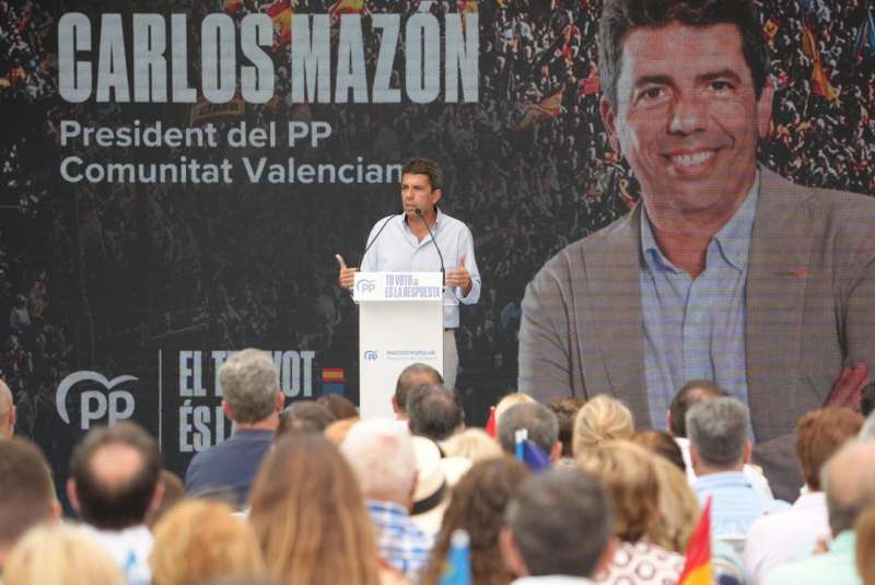 El presidente del PPCV, Carlos Mazón, en un mitin en Moncofa con motivo de las elecciones europeas. EFE/PPCV
