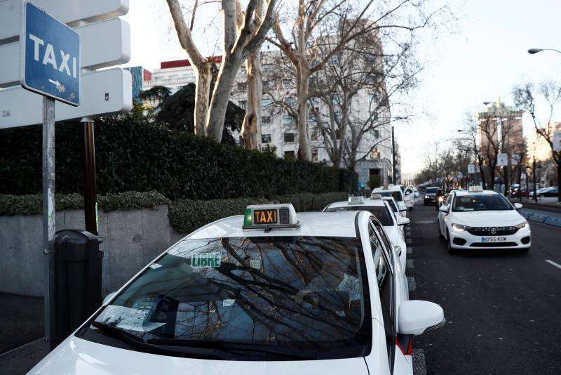 El sector del taxi abre un plazo de un mes para ver la evolución de sus reivindicaciones. /EPDA