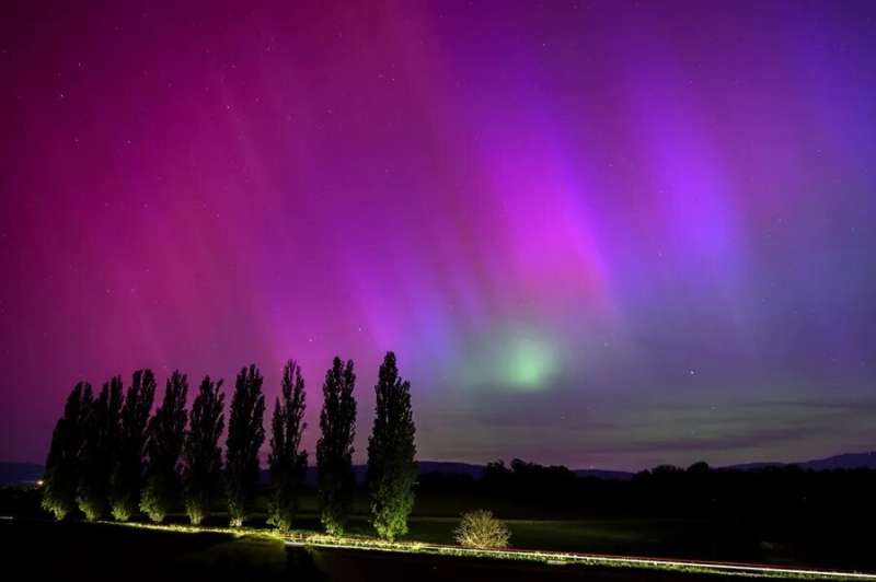 Aurora boreal vista desde Daillens, Suiza. EFEEPALaurent Gillieron
