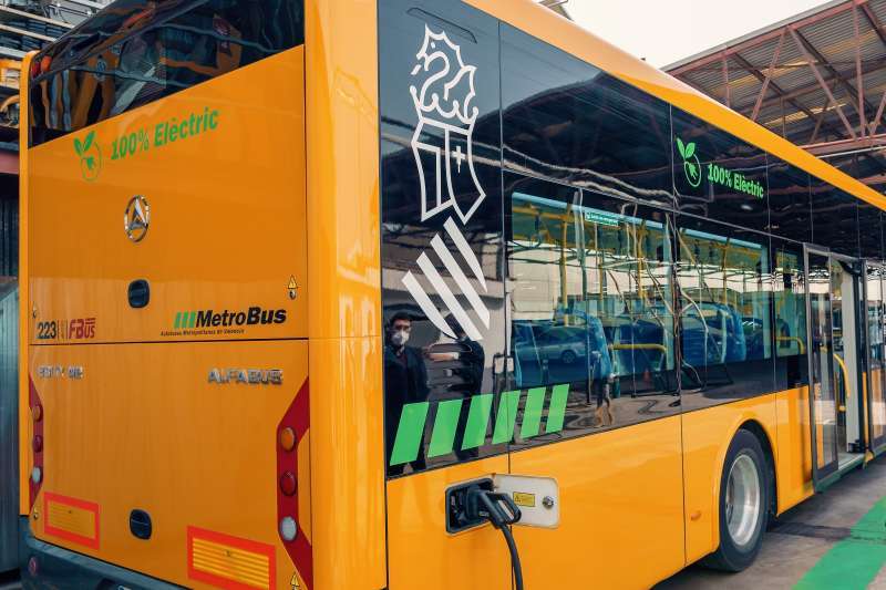 Un vehÃ­culo elÃ©ctrico de las lÃ­neas de Metrobus. EPDA