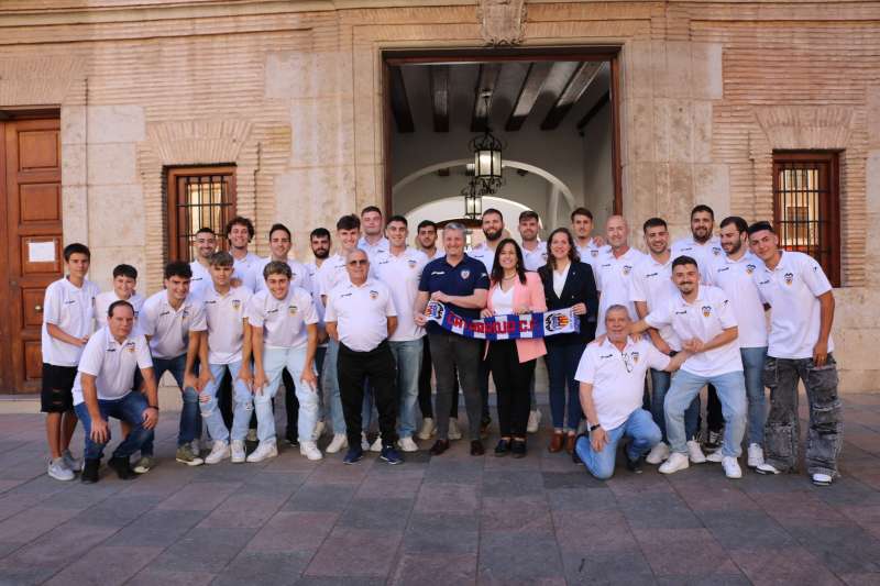 El Ayuntamiento organiza una recepcin oficial al Catarroja CF por su ascenso a segunda FFCV. EPDA