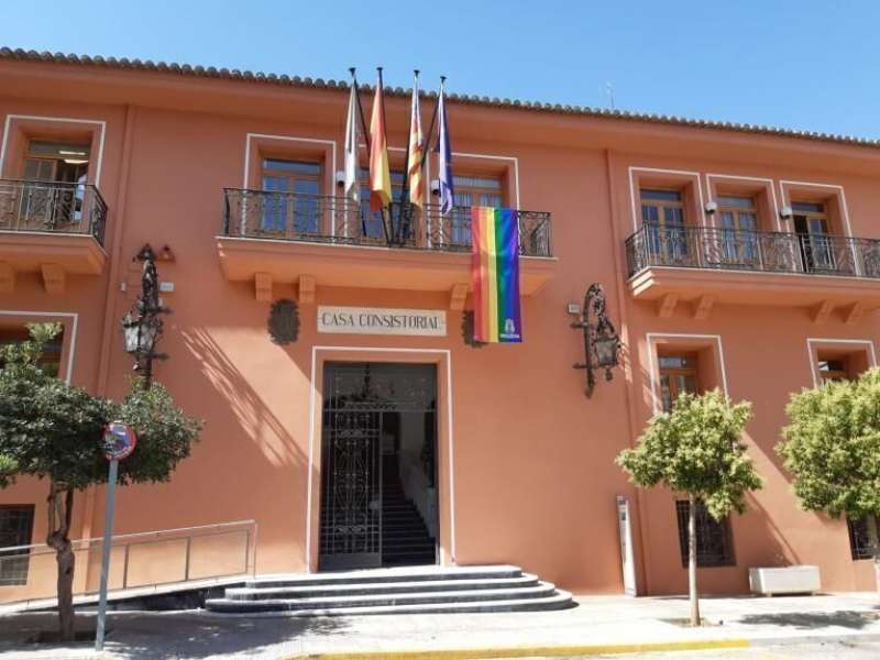 La fachada del ayuntamiento de Requena. EPDA