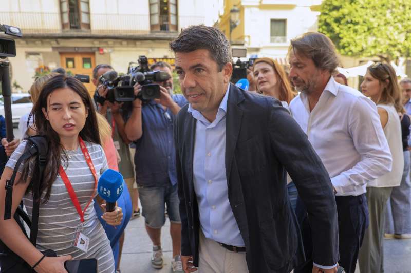 El president en su llegada al Palau de la Generalitat  Foto: EFE