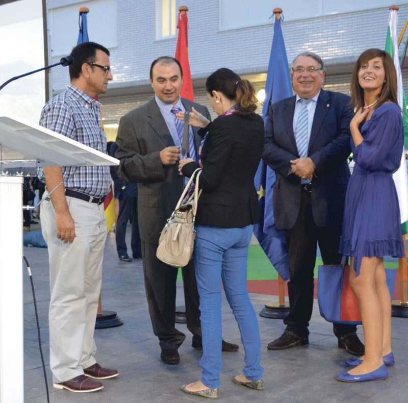 Sancho, segundo por la derecha, con ex trabajadores de La Gaceta en Camarena Canet. EPDA