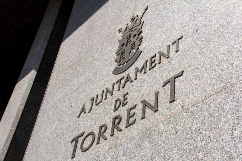 La fachada del ayuntamiento de Torrent. EPDA