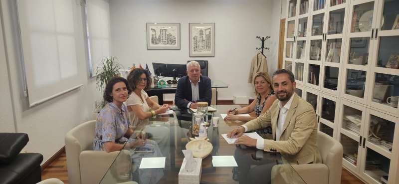 El alcalde y la concejala se renen con la Conselleria de Educacin. EPDA