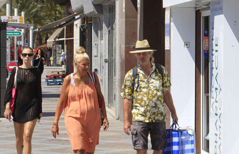 Imagen de archivo de un termmetro urbano en Alicante. EFEPep MorellArchivo
