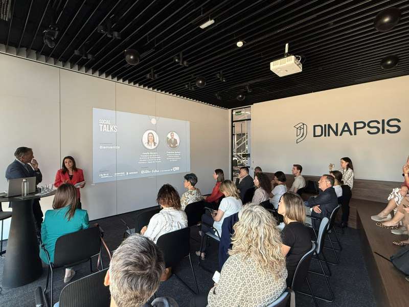 Dinapsis Valencia ha acogido el primer Social Talks organizado por Hidraqua en colaboracin con el CE+RS.  Hidraqua