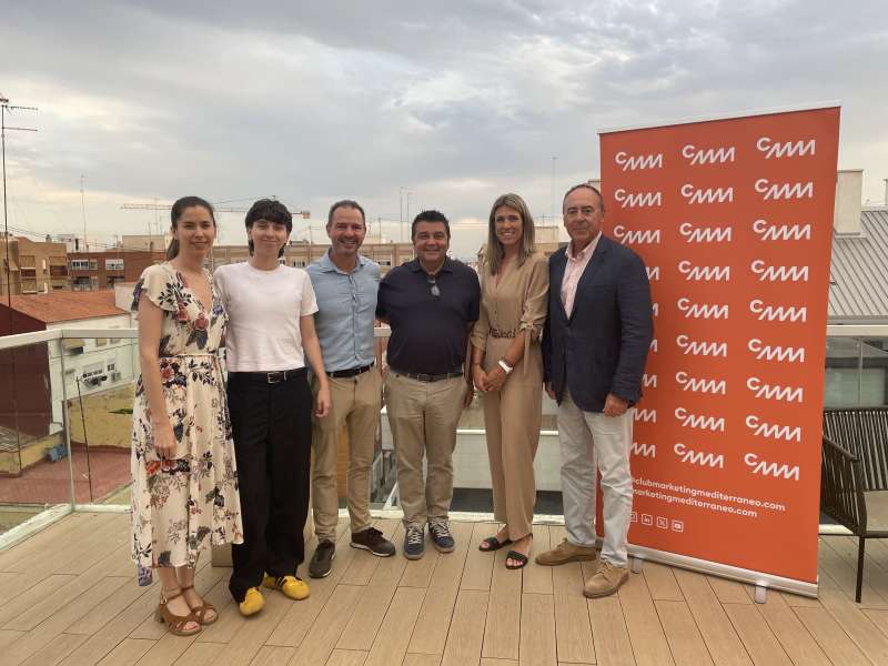 Parte de la junta directiva y equipo del CMM con la presidenta, Eva Prieto