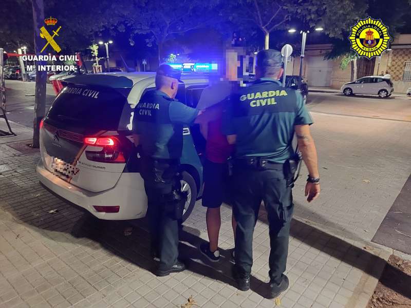La Guardia Civil detiene al hombre. /EPDA 